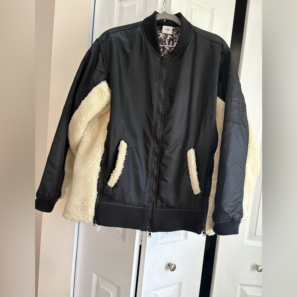 CAbi Charmisa  Black Cream Sherpa Jacket Medium EUC #4782 - Picture 2 of 4